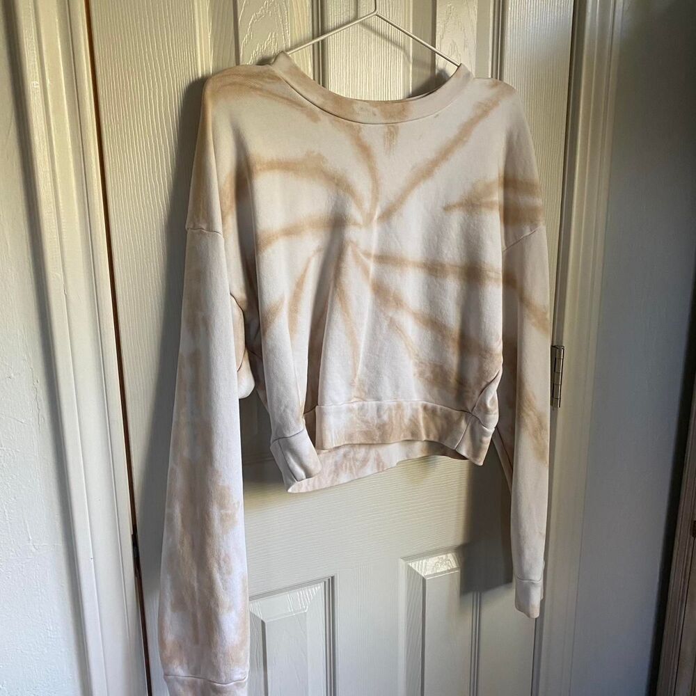 Reformation Women's Cream and White Jumper